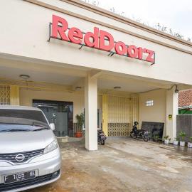 RedDoorz Syariah near Exit Toll Ciawi，位于茂物的酒店