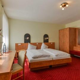 Hotel Kirchhainer Hof，位于Kirchhain的酒店
