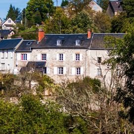 Vue sur la Vezere，位于Treignac的酒店