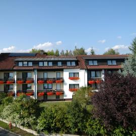 Hotel Dreisonnenberg，位于诺伊舍瑙的酒店