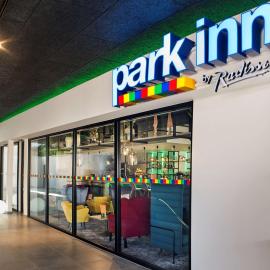 Park Inn By Radisson Hasselt，位于哈瑟尔特的酒店