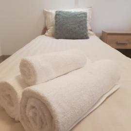 Hostel Mleczna - Metro Zacisze，位于华沙的酒店