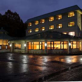Hotel Oak Forest，位于白马村的酒店