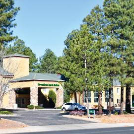 GreenTree Inn & Suites Pinetop，位于派托普湖畔的酒店