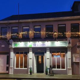 The Bowers Bar & Restaurant,位于巴林罗布的酒店