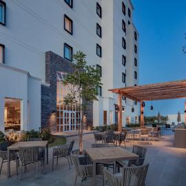 Staybridge Suites - Saltillo by IHG，位于萨尔蒂约的酒店