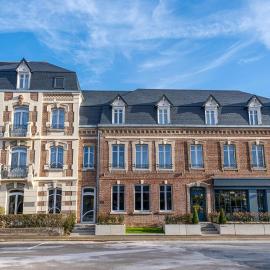 Mayrena Hotel Restaurant，位于厄镇的酒店