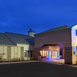 Holiday Inn Express Hotel & Suites Pittsburgh Airport by IHG，位于罗宾逊镇的酒店