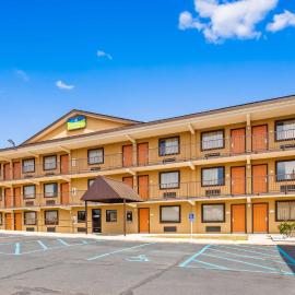 SureStay Hotel by Best Western Tupelo North,位于图珀洛的酒店