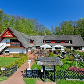 Restaurant & Hotel Baumhaus Hagen，位于萨斯尼茨的酒店