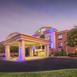 Holiday Inn Express Hotel & Suites Wake Forest - Raleigh North by IHG，位于维克森林的酒店
