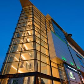 Holiday Inn Derby Riverlights by IHG，位于德比的酒店