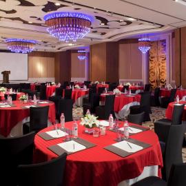 Crowne Plaza New Delhi Okhla by IHG，位于新德里的酒店