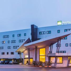 Holiday Inn Express Milan-Malpensa Airport by IHG，位于卡萨诺韦的酒店