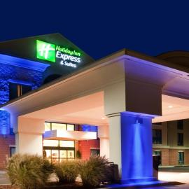 Holiday Inn Express Hotel & Suites Drums-Hazelton by IHG，位于Drums的酒店