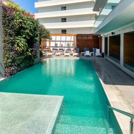 Manousos City Hotel，位于罗德镇的酒店