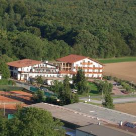 Hotel Waldeck mit Restaurant，位于埃平根的酒店