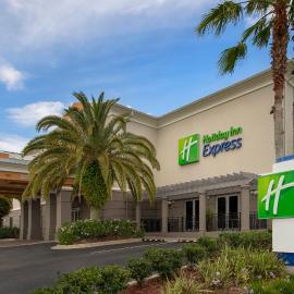 Holiday Inn Express Jacksonville Beach by IHG,位于杰克逊维尔海滩的酒店