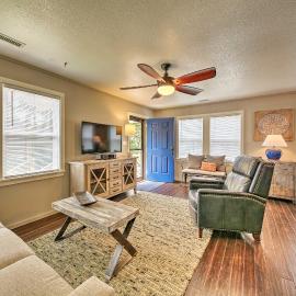 Cozy Cottage < 2 Mi to Cape Hatteras Nat’l Shore!，位于Frisco的酒店