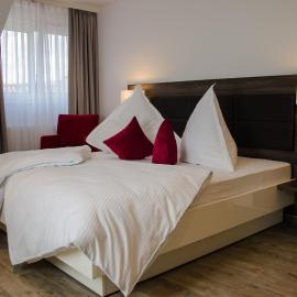 Hotel Restaurant Lamm，位于Mönsheim的酒店