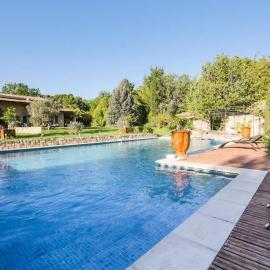 Suite des lavandes dans le Mas Au coeur de La provence & SPA，位于圣卡纳的酒店