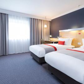 Holiday Inn Express Park Royal by IHG，位于伦敦的酒店