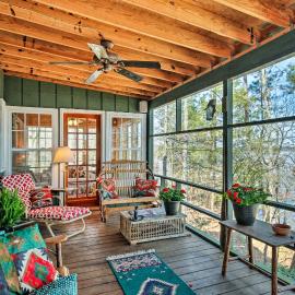 Charming Waterfront Ridgeway Cabin w/ Dock!，位于Ridgeway的酒店