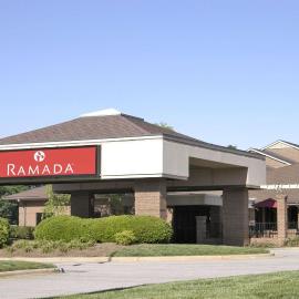 Ramada by Wyndham Raleigh，位于罗利的酒店