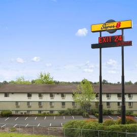 Super 8 by Wyndham Portland Airport，位于波特兰的酒店