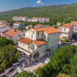 Guest House Sidro - Wellness & Restaurant，位于塞尔瑟的酒店