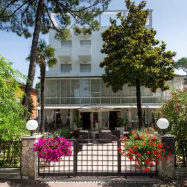 Hotel Verde Luna，位于切尔维亚的酒店