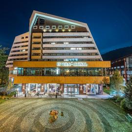 Hotel International，位于锡纳亚的酒店