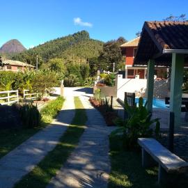 Hospedaria Rancho Ferreira，位于新弗里堡的酒店