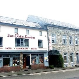 Hotel-Restaurant Zum Onkel Jonathan，位于拉朗的酒店