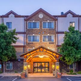 Staybridge Suites Davenport by IHG，位于贝滕多夫的酒店