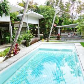 Glur Hostel，位于奥南海滩的酒店