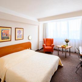Hotel Lux,位于班斯卡-比斯特里察的酒店