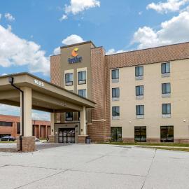 Comfort Inn & Suites West Des Moines，位于西得梅因的酒店