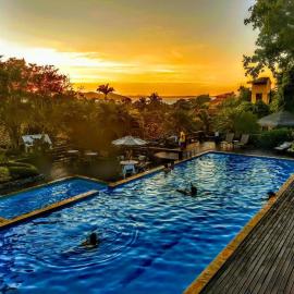 Hotel La Forêt & Beach Lounge,位于布希奥斯的酒店