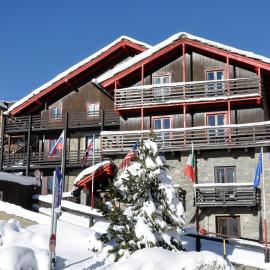 Hotel Biancaneve，位于塞斯特雷的酒店