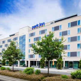 Park Inn by Radisson Frankfurt Airport，位于美因河畔法兰克福的酒店