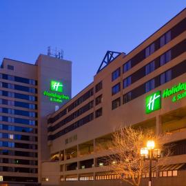Holiday Inn & Suites Duluth-Downtown by IHG，位于德卢斯的酒店
