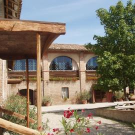 Agriturismo Torrazzetta，位于Casteggio的酒店