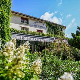 Logis Hôtel le Commerce- Darracq，位于阿穆的酒店