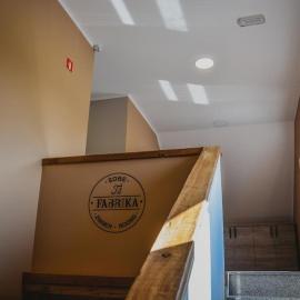 Ta Fabrika Restavracija,pizzerija in prenočišča，位于Dravograd的酒店