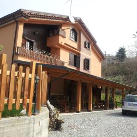 Le Chalet del Pollino，位于罗通达的酒店