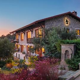 Simurg Inn,位于Ahmetçe的酒店