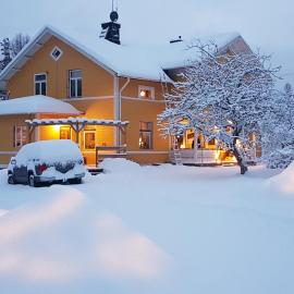 B&B Camp Ängra，位于Kårböle的酒店