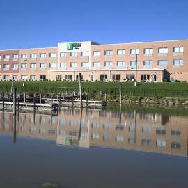 Holiday Inn Express & Suites Port Huron by IHG，位于休伦港的酒店