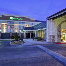 Holiday Inn Cincinnati-Riverfront by IHG，位于卡温顿的酒店